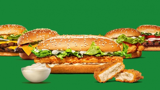 Burger King erweitert das pflanzliche Angebot - Burger-King-Gäste im Raum Kassel können nun bei fast allen Burgern zwischen Fleisch- und Plant-based Patty wählen. Die Mayo kommt außerdem ohne tierische Inhaltstoffe aus - Quelle: Burger King